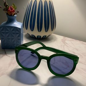 Free People forest green oversized sun glasses 💚
